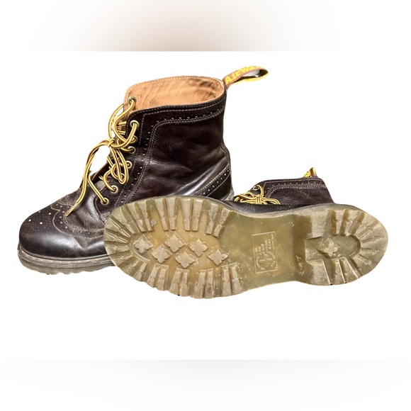 EUC Dr martens fitzroy wingtip boots with gutter grip soles - Picture 4 of 5